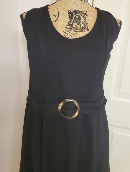 City Chic Sleeveless Dress - Picture 3 of 8